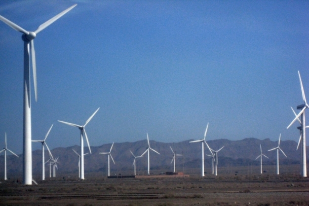 Bayan Nur szélfarm - a kép illusztráció, a szintén kínai, Xinjiangi szélparkról készült.
Forrás: en.wikipedia.org