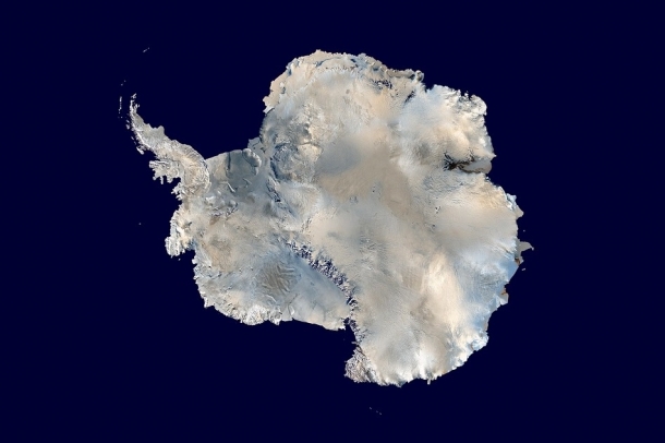 Műholdkép az Antarktiszról
Forrás: commons.wikimedia.org