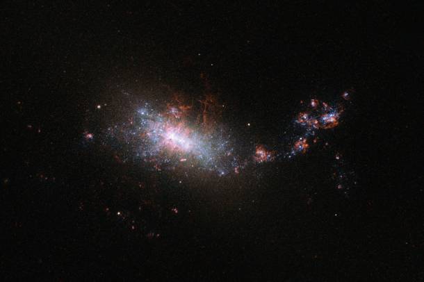 Galaktikus csillaggyár
Forrás: NASA
Szerző: ESA/Hubble &amp; NASA