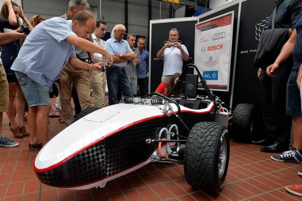 Az autót az idei Formula Student Hungary-n fogják letesztelni
Forrás: MTVA
Szerző: Máthé Zoltán