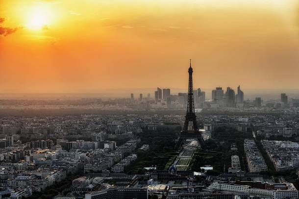 Párizs, háttérben az Eiffel-torony - a kép illusztráció
Forrás: commons.wikimedia.org
Szerző: Joe deSousa