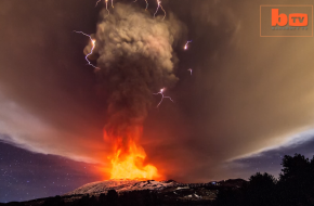 Látványos vulkáni aktivitás: Videón az Etna kitörése