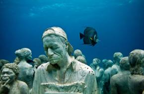 Szoborpark a tenger mélyén! Jason de Caires Taylor brit szobrász és búvároktató egyedülálló projektje újabb állomásához ért