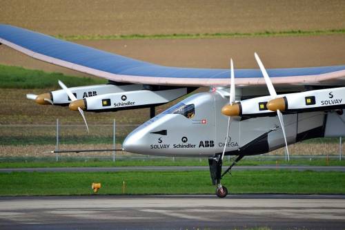 Megkezdte az Atlanti-óceán átszelését a Solar Impulse 2 napelemes repülő