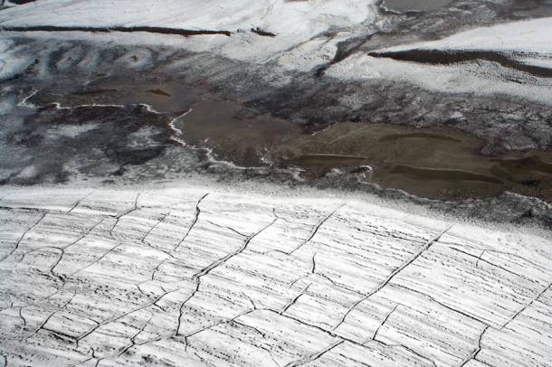 Légifotó: Törésminták a sarkköri olvadó jégen - lassan felenged a permafroszt.
Forrás: commons.wikimedia.org
Szerző: Brocken Inaglory