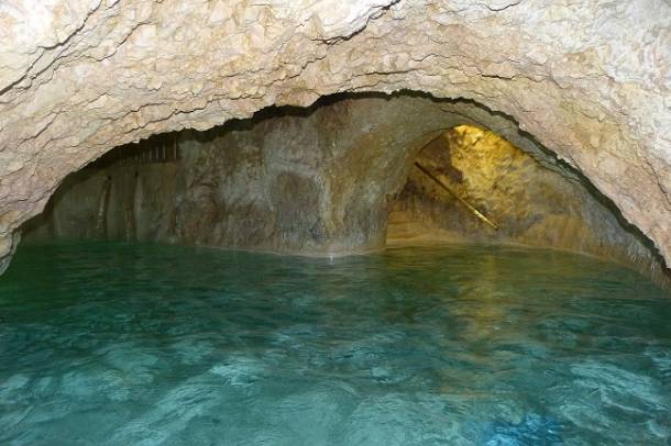A Miskolctapolca Barlangfürdő az egyik legkülönlegesebb fürdőhelyszín Magyarországon
Forrás: commons.wikimedia.org