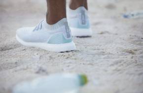 Elindult az Adidas óceáni szemétből gyártott cipőinek tömegtermelése!
