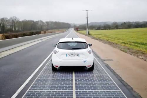 Franciaországban felavatták a világ első napelemes autóútját