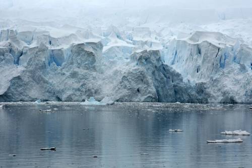 Már öt kilométerre távolodott az Antarktisz-félszigettől a júliusban levált hatalmas jégtömb