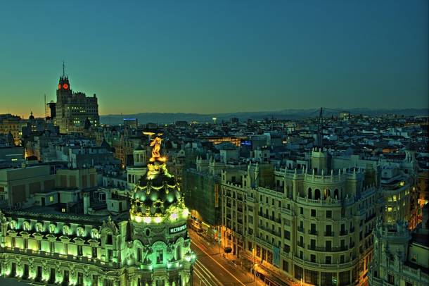 Gran Vía, Madrid, Spanyolország
Forrás: www.flickr.com
Szerző: Felipe Gabaldón