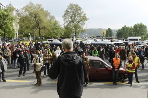 A Föld napja - A tudomány melletti kiállás jegyében szerveztek felvonulást Budapesten