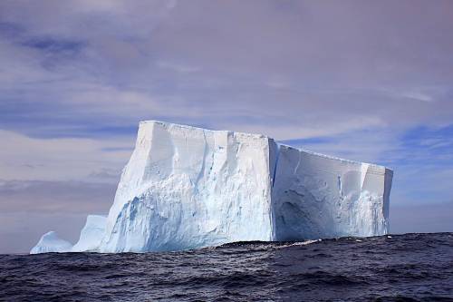 Az Antarktisztól akarnak jéghegyeket tolni az Arab-öbölbe az ivóvíz biztosítására