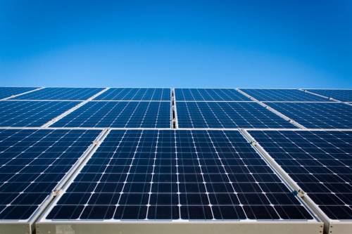 Két új fotovoltaikus erőmű épül Magyarországon