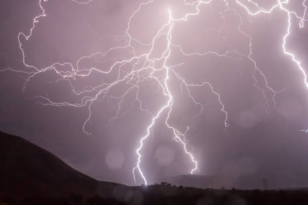 A rossz idő ma már nem "egyszerű" vihart jelent, hanem olyan meteorológiai jelenséget, amelyre a lakosságnak fel kell készülnie.
Forrás: pexels.com