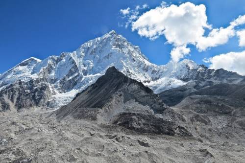Több mint nyolc tonna szemetet hozott le egy takarítóbrigád a Mount Everestről