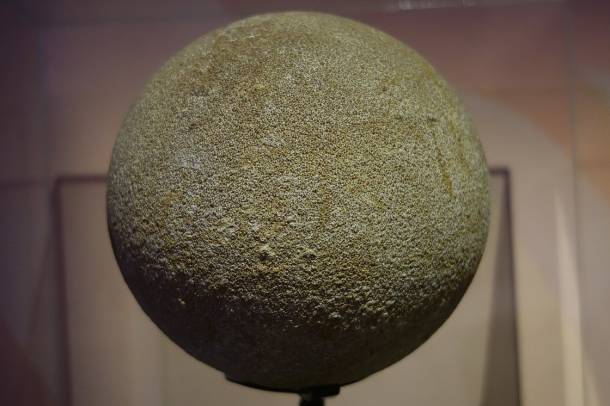 Argentínában talált szauropoda-tojás (Őslénytani Múzeum, Utah)
Forrás: commons.wikimedia.org
