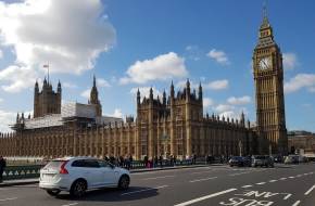 Környezeti és klímaváltozási szükséghelyzetről fogadott el állásfoglalást a brit parlament
