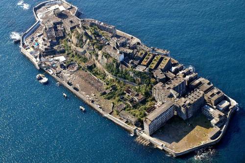 Egykoron a világ legnagyobb népsűrűségű szigete volt, napjainkban lakatlan: Bemutatjuk Hashima-t