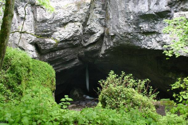 A szilicei jégbarlang bejárata a szlovák karsztvidéken. 2019 nyáron 4 újabb barlangot fedeztek fel kutatók.
Forrás: www.flickr.com
Szerző: Peter Fenda