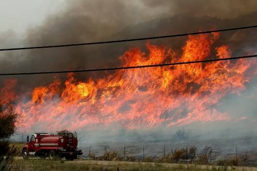 Ismét tűzvész tombol Kaliforniában - Rendkívüli állapotot hirdettek