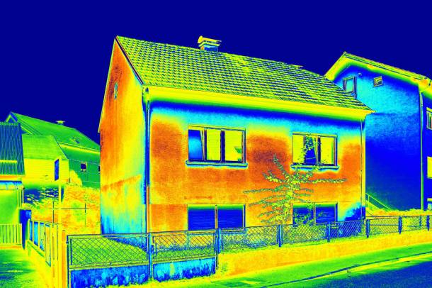 Lakóházról készült hőtérkép mutatja, hol szökik a meleg
Forrás: www.knaufinsulation.hu
Szerző: Ivan Smuk