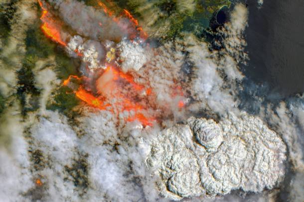 Az ausztrál bozóttűz műholdfelvételen 2019. december 31-én (Új-Dél-Wales)
Forrás: www.flickr.com
Szerző: Pierre Markuse