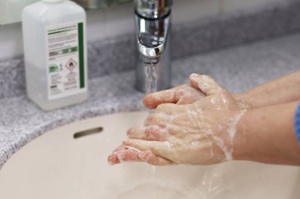 Az alapos szappanos kézmosás még mindig hatásos
Forrás: pixabay.com
Szerző: zukunftssicherer