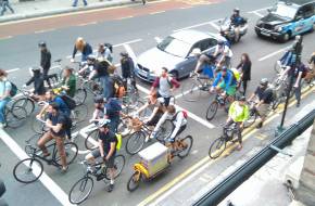 Milliárdokból fejlesztik a kerékpáros és gyalogos közlekedést Angliában