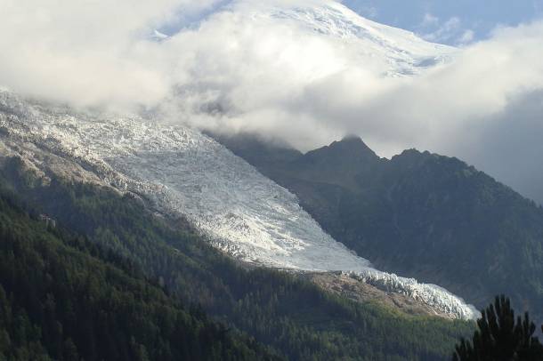 A Bossons-gleccser a francia Alpokban
Forrás: commons.wikimedia.org
Szerző: Paasikivi