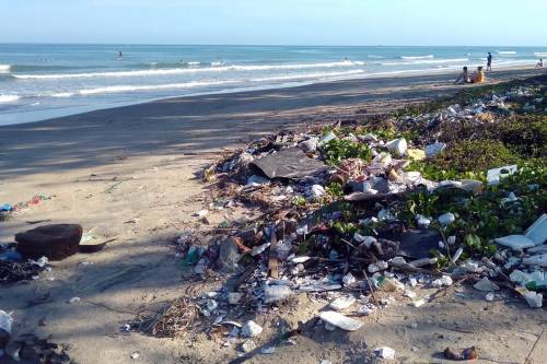 Műanyag-apokalipszis: 1,3 milliárd tonna műanyagszemét halmozódhat fel a világon 2040-ig
