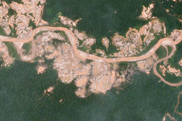 Illegális aranybányászat Peruban
Forrás: commons.wikimedia.org
Szerző: Planet Labs Inc.