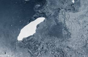 A világ legnagyobb jéghegye az atlanti-óceáni Déli-Georgia sziget felé közelít