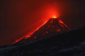 Felébredt az Etna - Évek óta nem volt ekkora erejű kitörés!