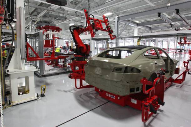 Tesla autógyár - Az e-autók összeszerelése kevesebb alkatrészt és munkát igényel
Forrás: www.flickr.com
Szerző: Steve Jurvetson