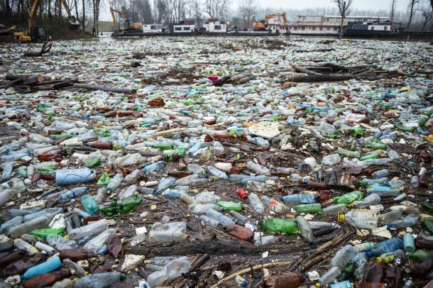 Szennyezés a Tiszán 2021. februárjában (Képünk illusztráció!)
Forrás: mti.hu
Szerző: MTI/Balázs Attila