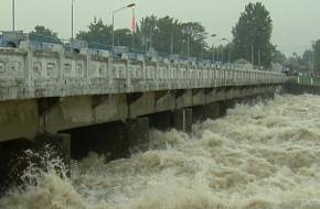 Súlyos áradások pusztítottak Kínában