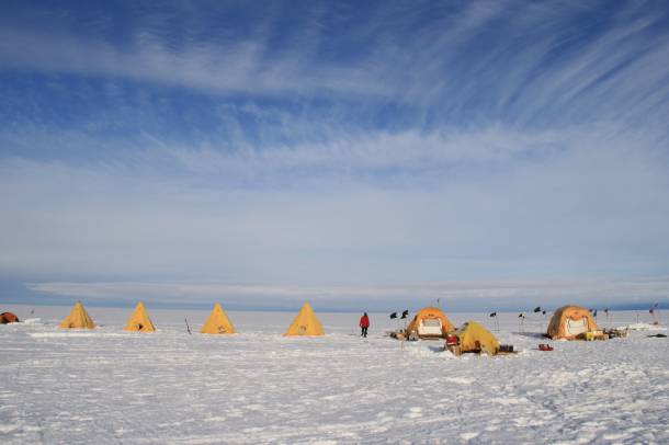 Kutatótábor az antarktiszi Thwaites-gleccseren
Forrás: www.flickr.com
Szerző: Ted Scambos, University of Colorado Boulder