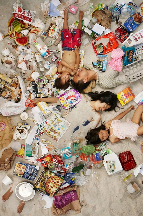 Saját szemetükben fekszenek