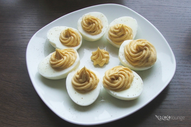 Besameles töltött tojás