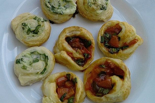 Paradicsomos-medvehagymás és sajtkrémes-medvehagymás csigák
Szerző: Tillné Kiss Andrea